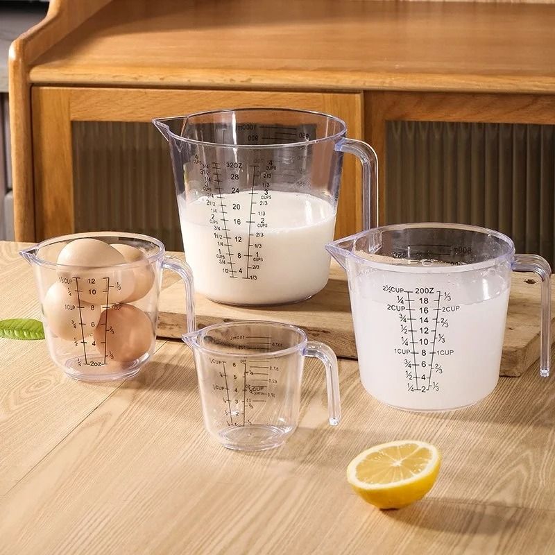 Plastic Measuring Cup With Pour Spout And Handle 2