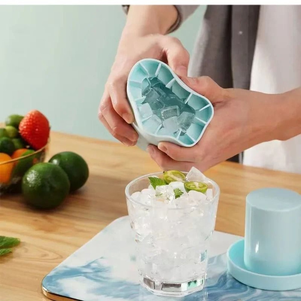Silicone Ice Cube Mold With Compact Round Ice Bucket Design 1