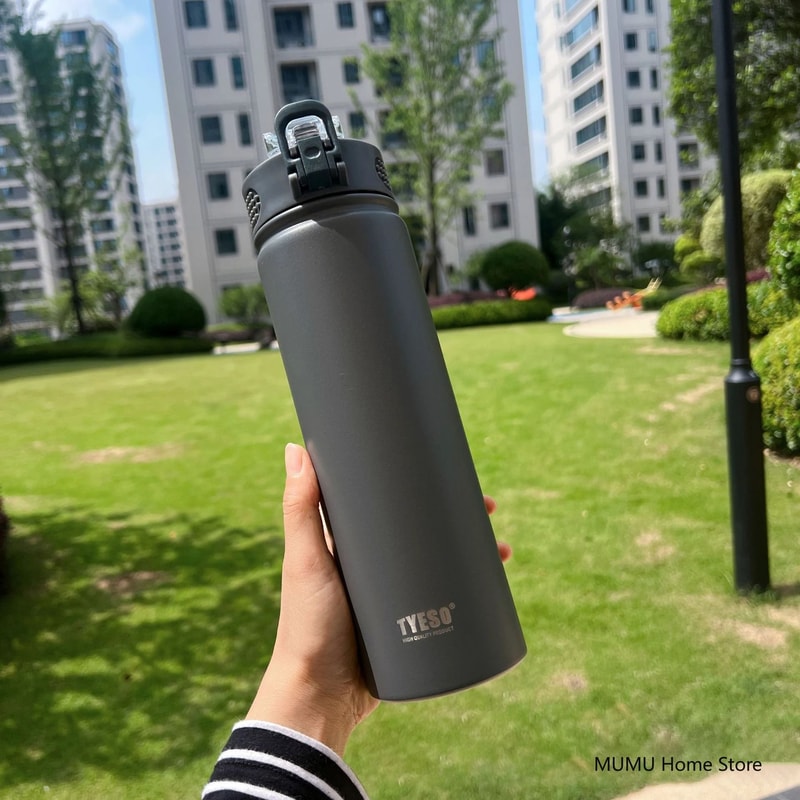 Stainless Steel Vacuum Thermos Bottle For Hot And Cold Drinks In 600 And 750 Ml Sizes 13