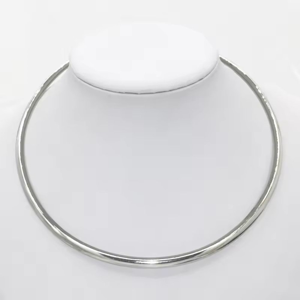 Bold Minimalist Circle Choker Necklace 1