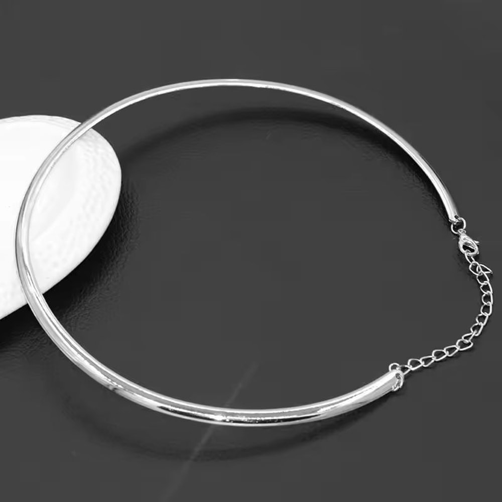 Bold Minimalist Circle Choker Necklace 2