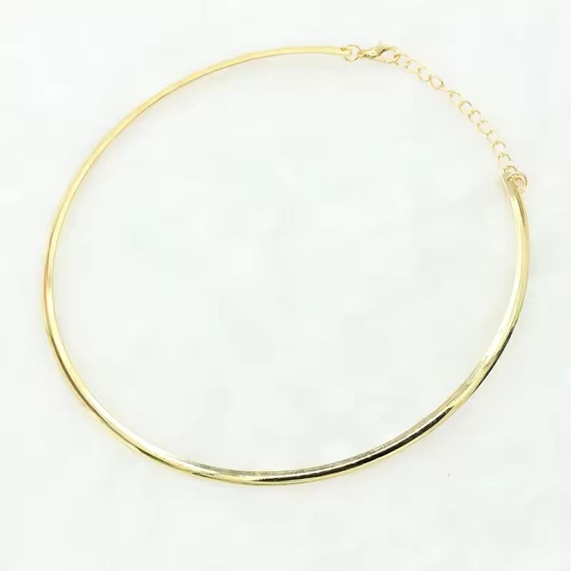 Bold Minimalist Circle Choker Necklace 3