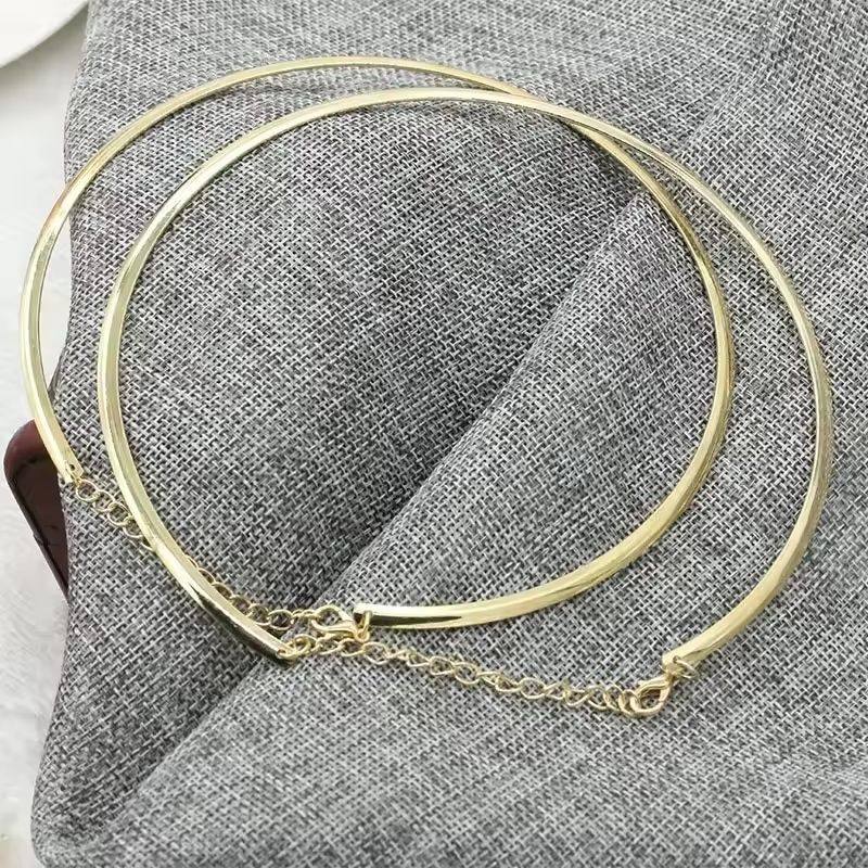 Bold Minimalist Circle Choker Necklace 4