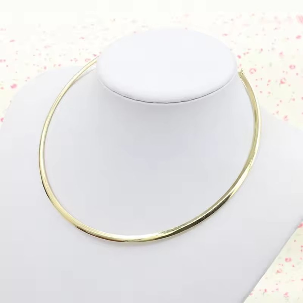 Bold Minimalist Circle Choker Necklace 5
