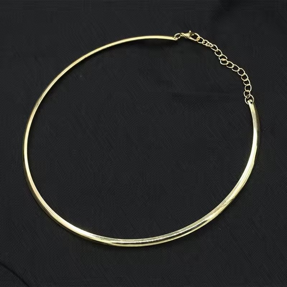 Bold Minimalist Circle Choker Necklace 0