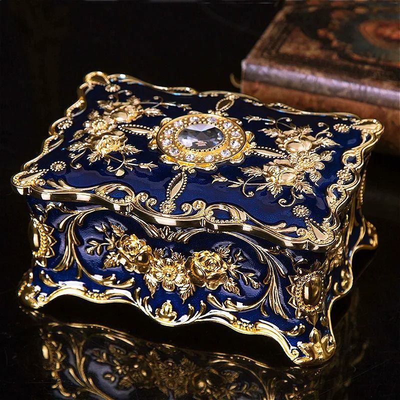European Retro Inlaid Diamond Jewelry Box 1