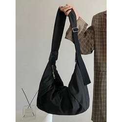 fashionable large-capacity commuter canvas bag with adjustable strap