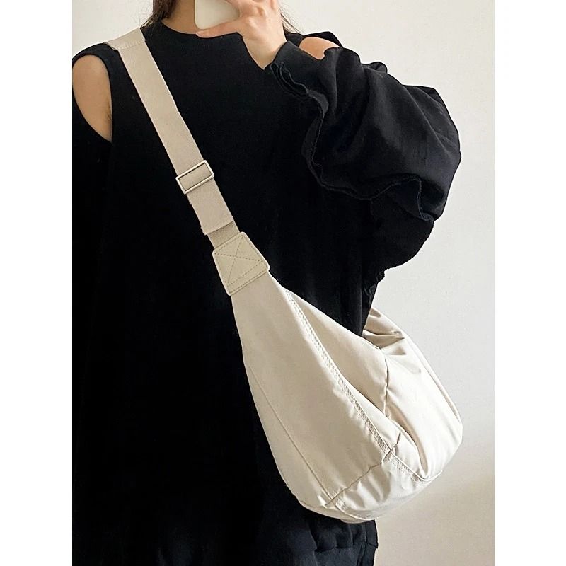 Fashionable LargeCapacity Commuter Canvas Bag With Adjustable Strap 4