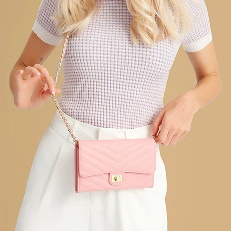 Fashionable VPattern Quilted Crossbody Chain Bag 5