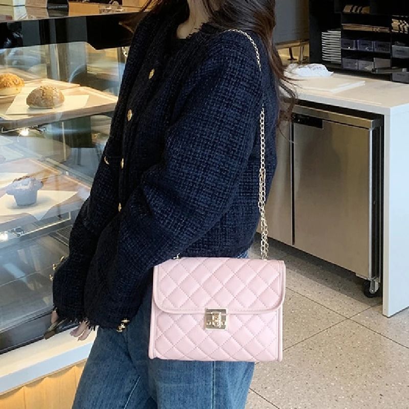 Embroidered Checkered Crossbody Chain Bag 3