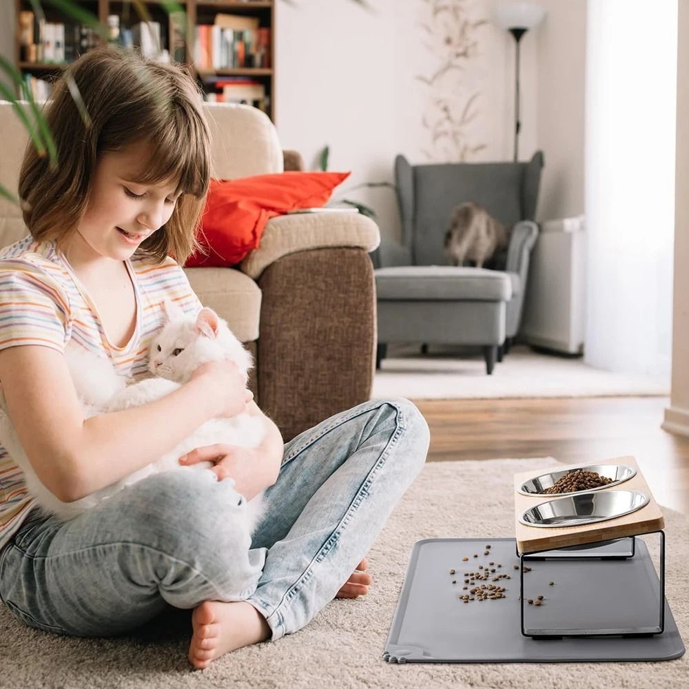 Professional Elevated Tilted Pet Feeder With Spill Proof Mat 7