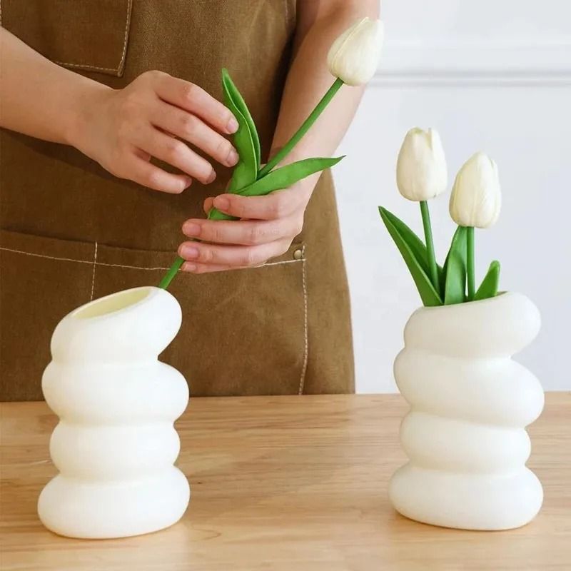 Nordic Spiral White Creative Flower Arrangement Vase 1