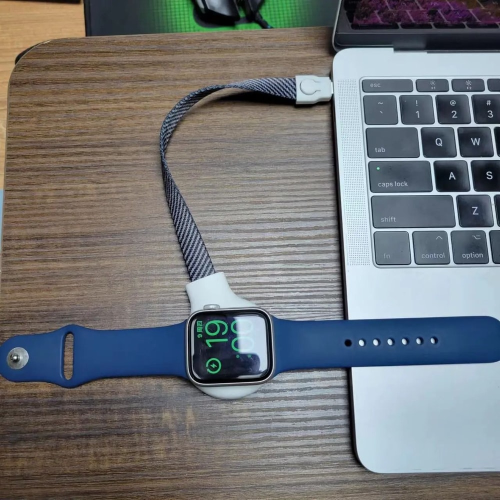 Portable USBC Magnetic Watch Charger 1