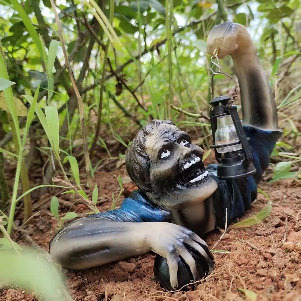 HighFidelity Crawling Zombie Lantern Statue 3