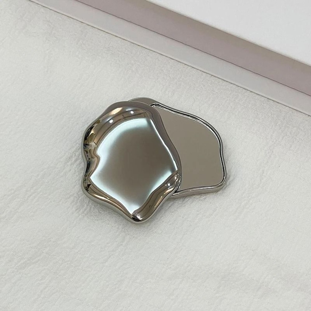 Petite Foldable Heart Beauty Compact 3