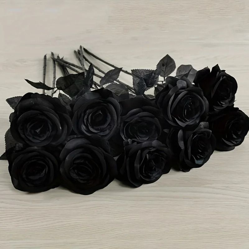 Midnight Noir Gothic Rose Bouquet 0