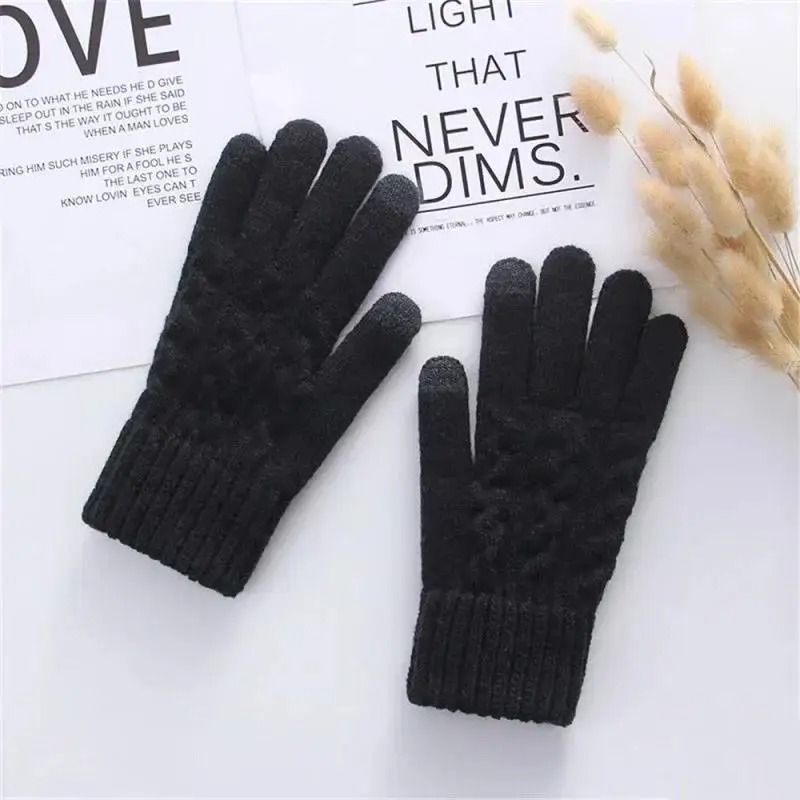 Universal Winter Thermal Touchscreen Knitted Gloves 7