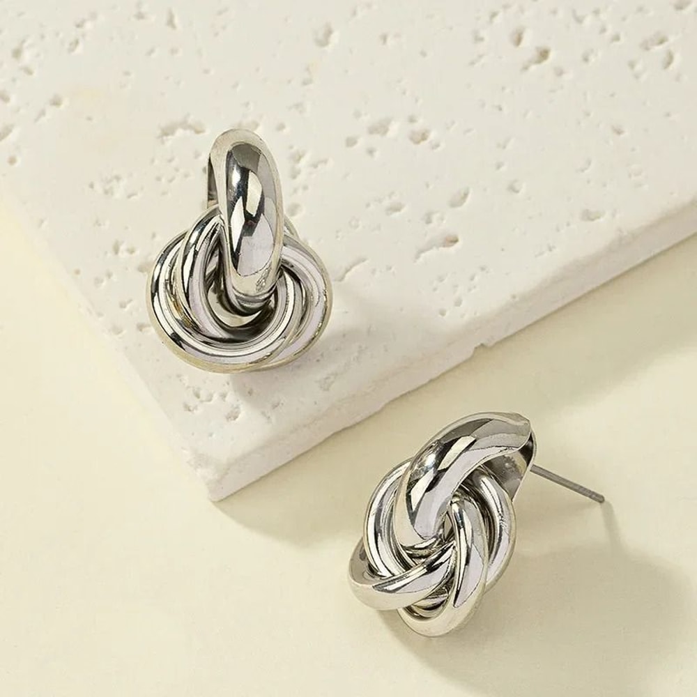 Shiny Plating Knot Hoop Earrings 2