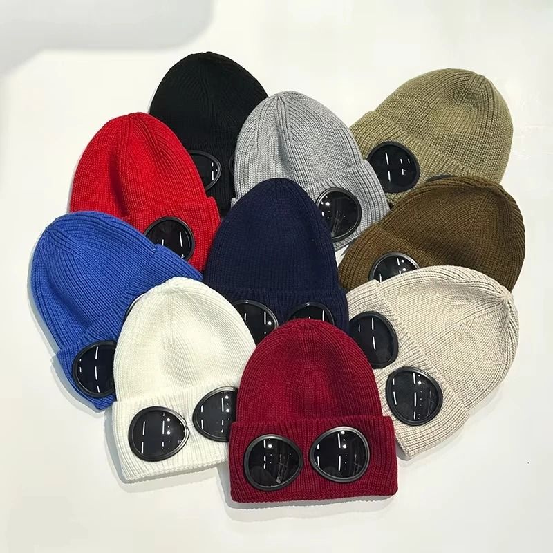Thermal Knitted Beanie With Integrated Protection Glasses 1