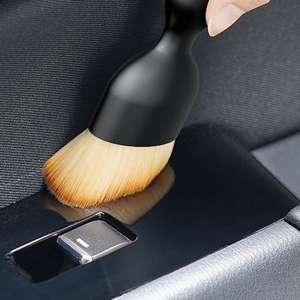 UltraSoft Car Interior Detailing Brush With Protective Casing 1