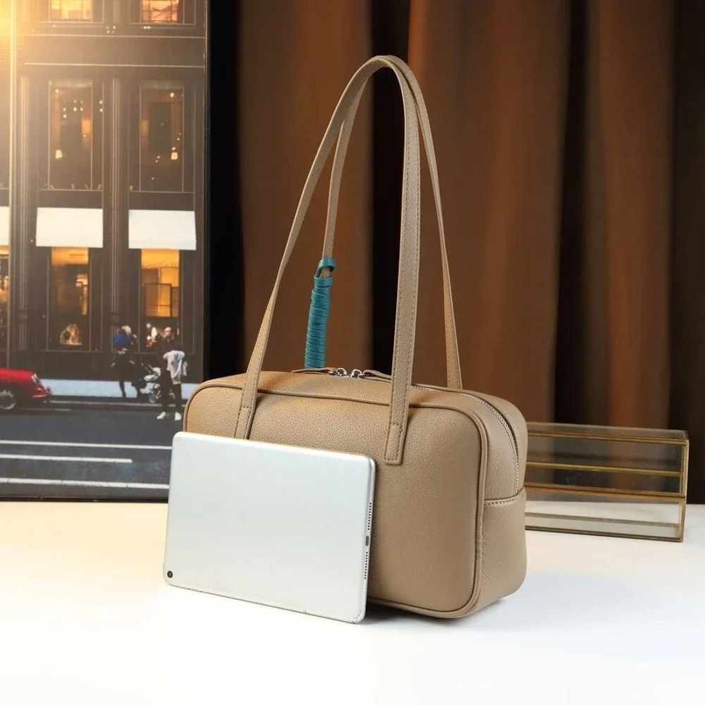 HighCapacity Boston Messenger Handbag 3