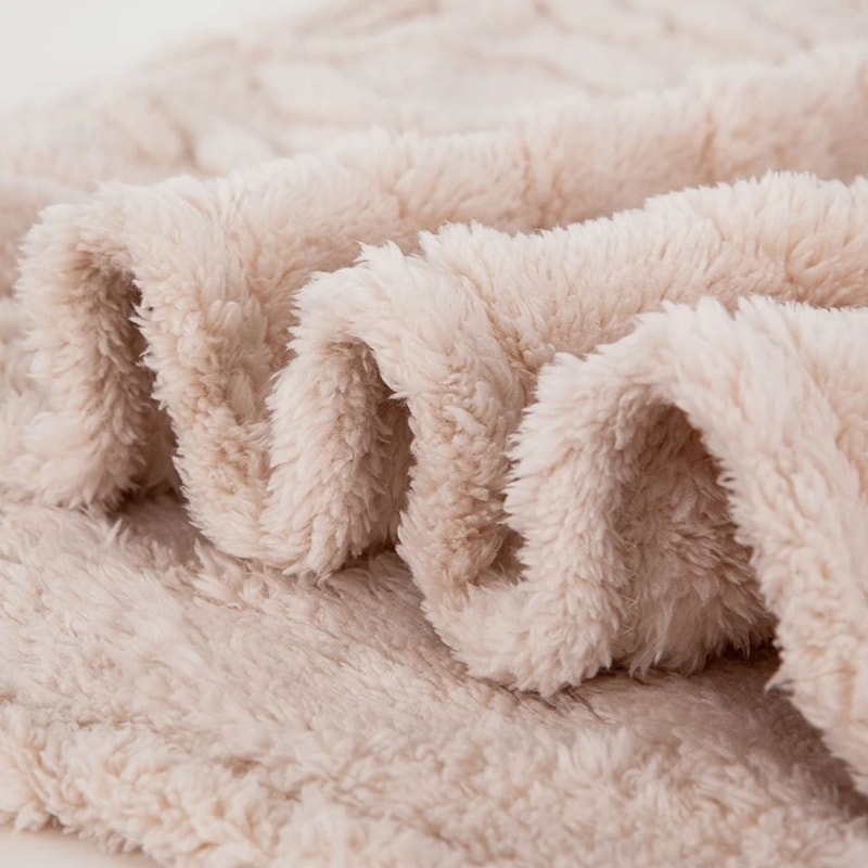 ArcticCuddle UltraSoft Coral Velvet Swaddle 2