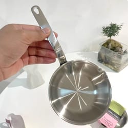 4.7 in stainless steel mini saucepan & oil pot