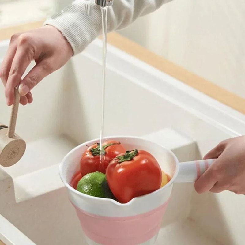 Portable Collapsible Silicone Water Ladle 1