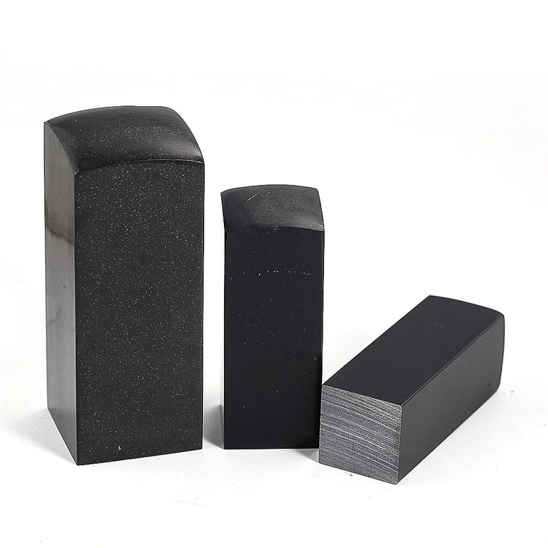 Obsidian Horn Sculpture HighDefinition Elemental Architectural Material 1