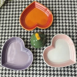 gradient heart-shaped ceramic comfort bowl
