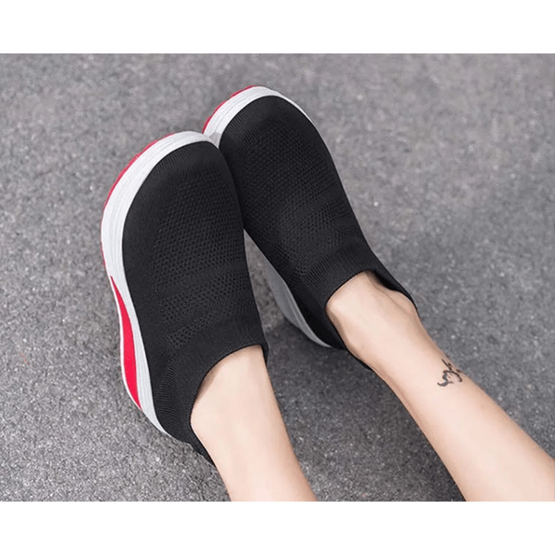 StrideEase Womens Slip On Platform Sneakers 0