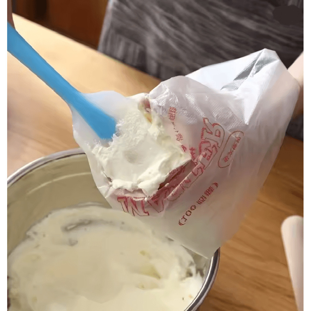 ProBake 100 Pack Thick Disposable Pastry Bags For Easy Cake And Icing Decoration 2