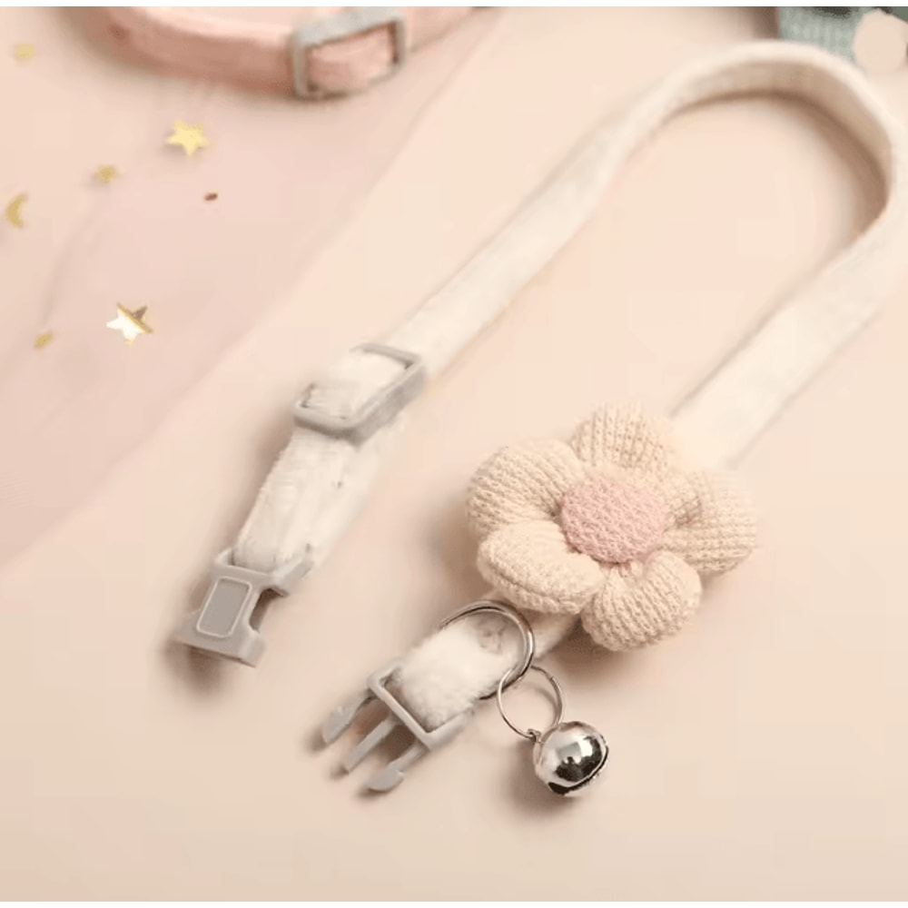 Cute Flower Cat Collar With Adjustable Buckle And Bell 2