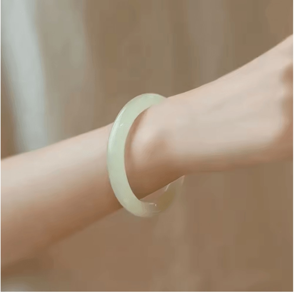 SereniGlow Natural Jade Bracelet 3