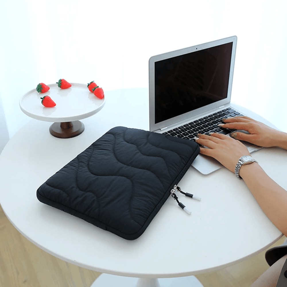 FluffGuard Soft Laptop Sleeve 2