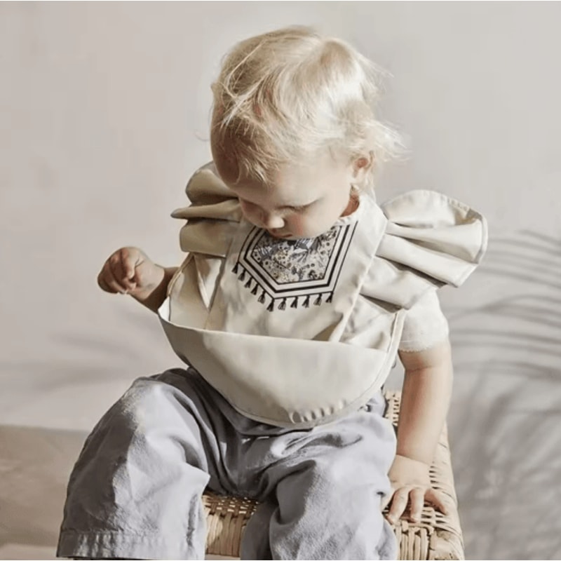 Waterproof Baby Bib With Sleeves Soft PU Feeding Bib With Pocket 3