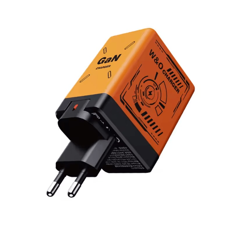 Gan 120W Fast Charger With Retractable Usb C And Lightning Cable 6