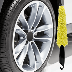 non slip car wheel and tire cleaning brush for rim detailing
