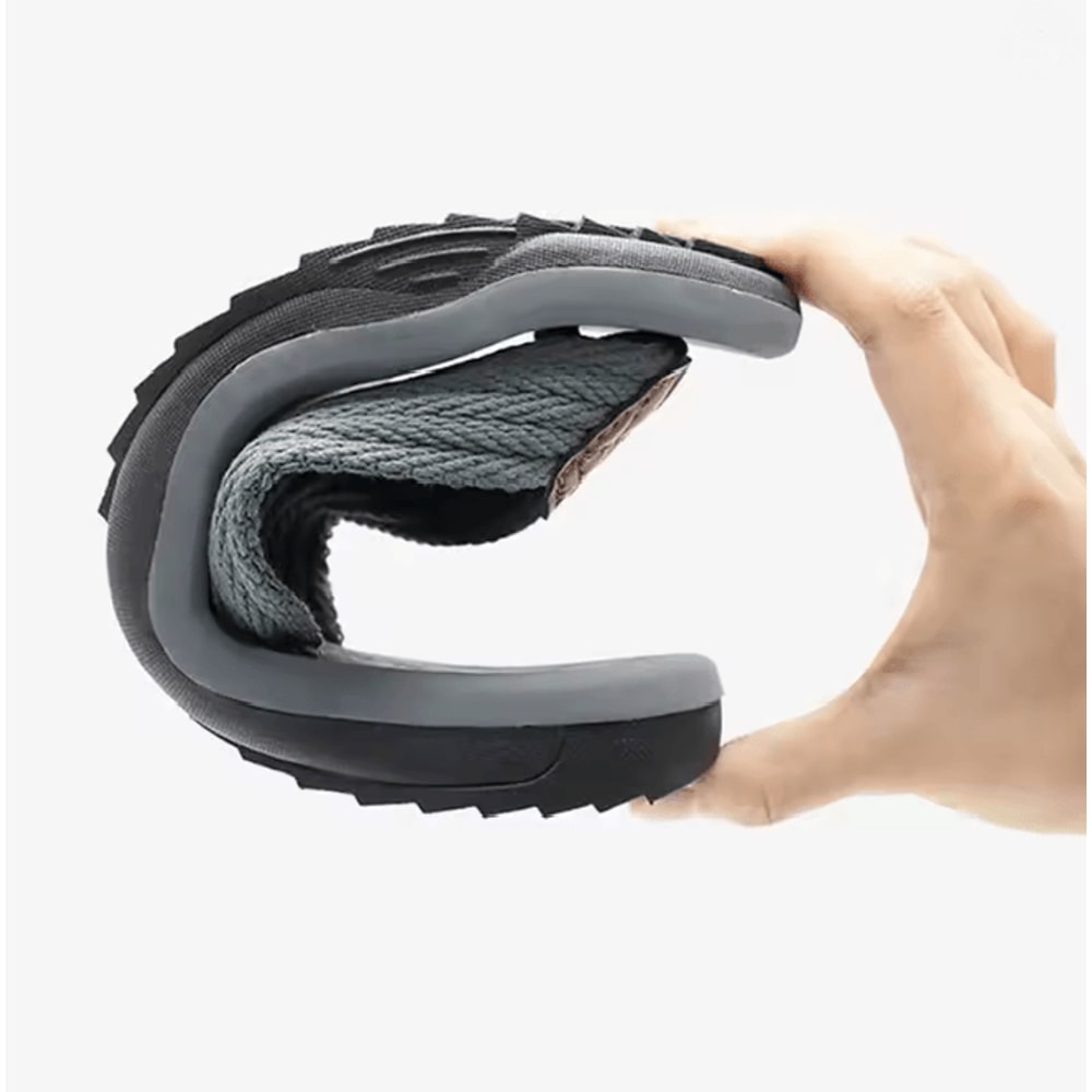 StrideMax Mens Casual Beach Flip Flops Anti Slip Summer Sandals 2