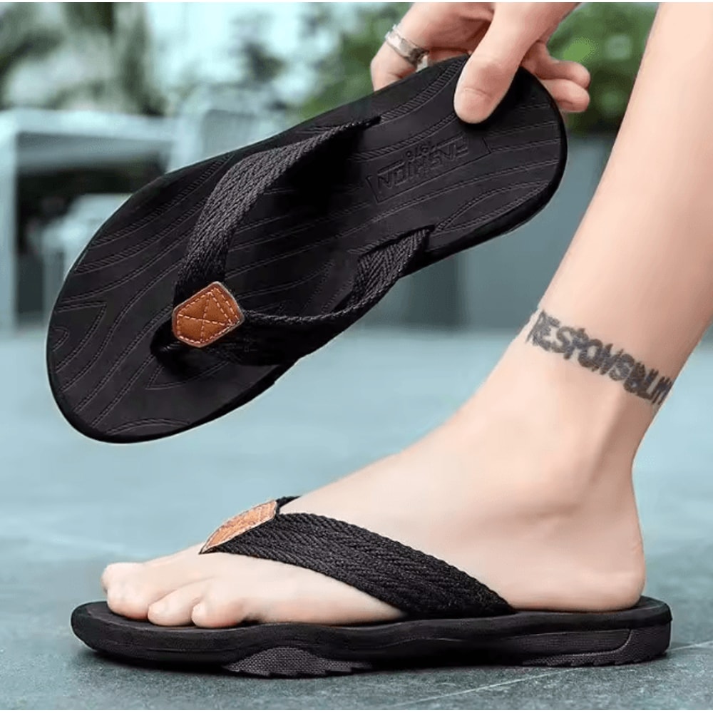 StrideMax Mens Casual Beach Flip Flops Anti Slip Summer Sandals 4
