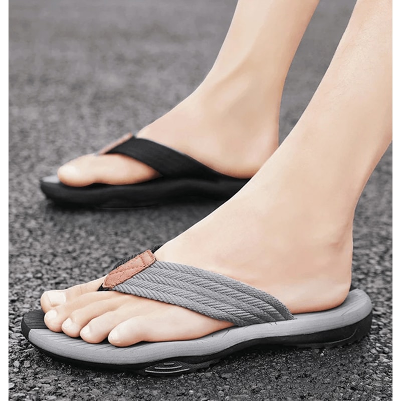 UrbanWave Mens Summer Flip Flops Non Slip Beach Sandals 0