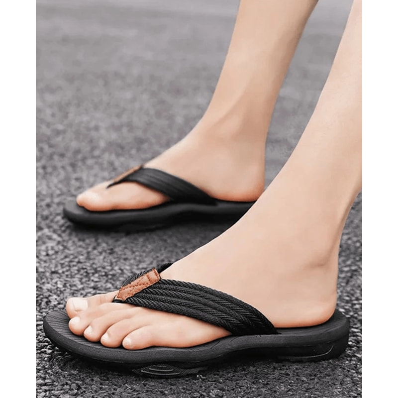 UrbanWave Mens Summer Flip Flops Non Slip Beach Sandals 3