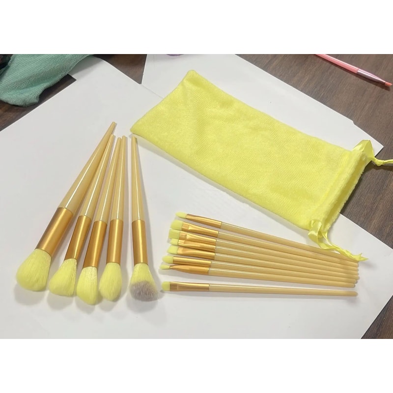 13 Piece Professional Makeup Brush Set Foundation Eyeshadow And Concealer Beauty Brushes 2