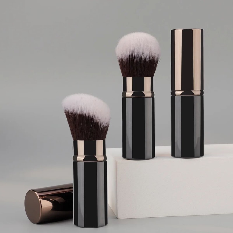 Retractable Travel Makeup Brush For Powder Blush And Foundation 2