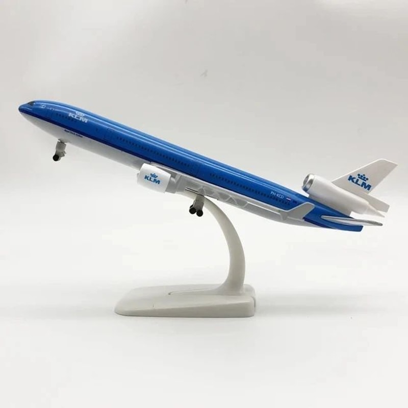 Alloy MD11 Airplane Model With Landing Gear Display 8