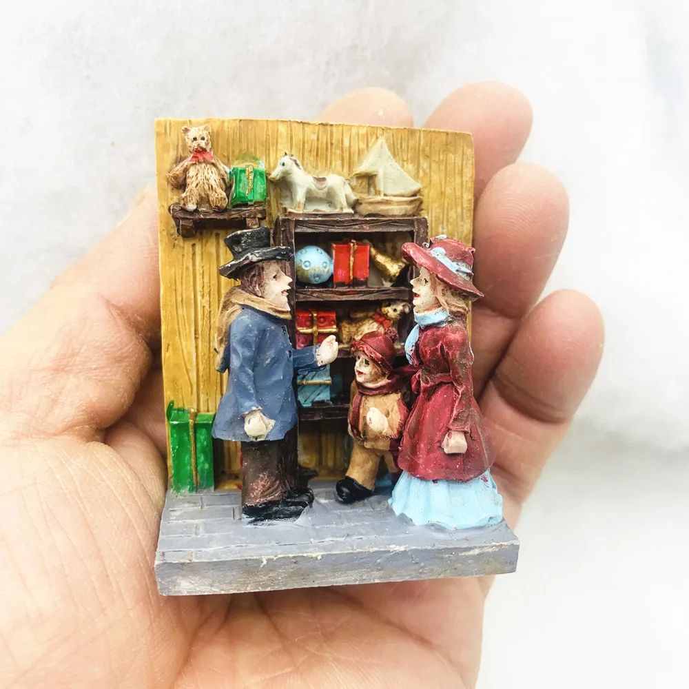 Mini Holiday Figurines Set Seasonal Desk Decor Miniatures 2
