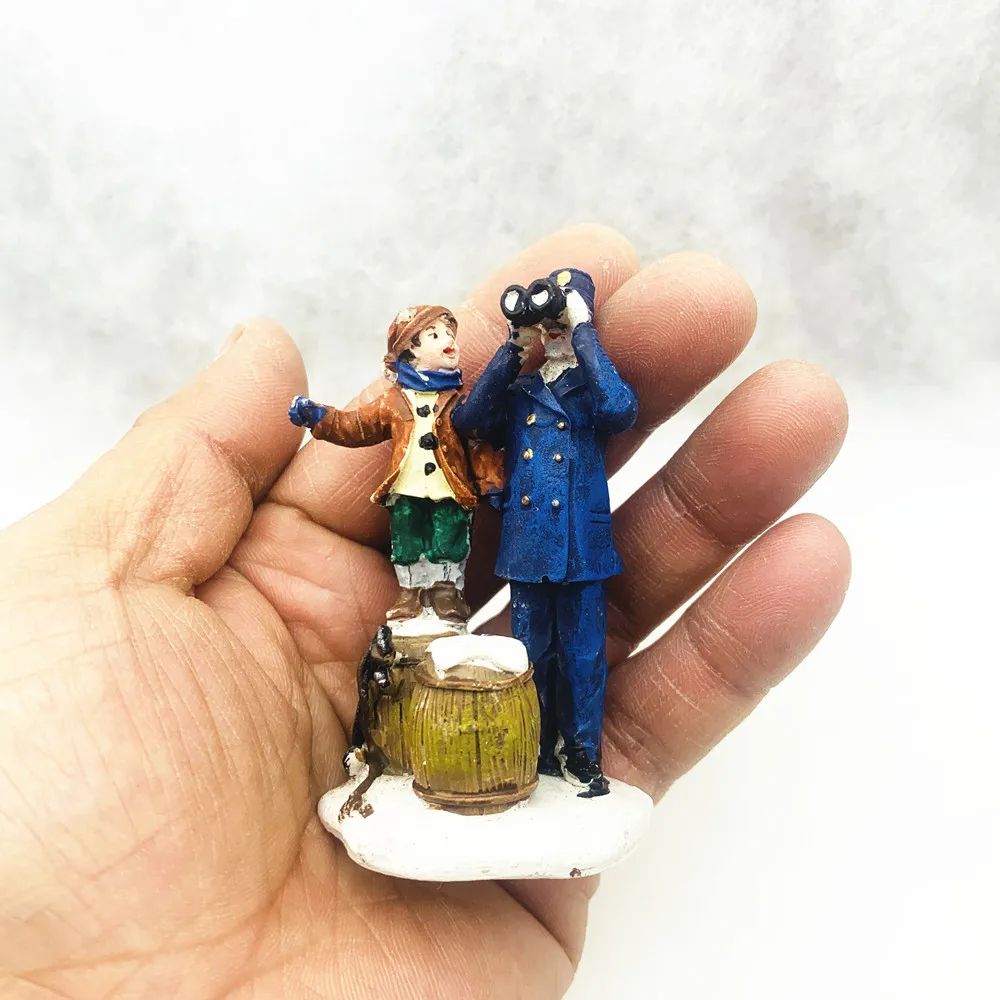 Mini Holiday Figurines Set Seasonal Desk Decor Miniatures 4