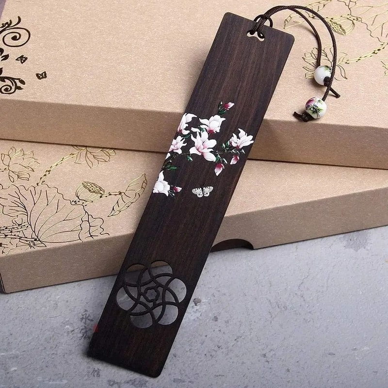 Chinese Style Wooden Bookmark With Retro Carved Book Clip Design 6