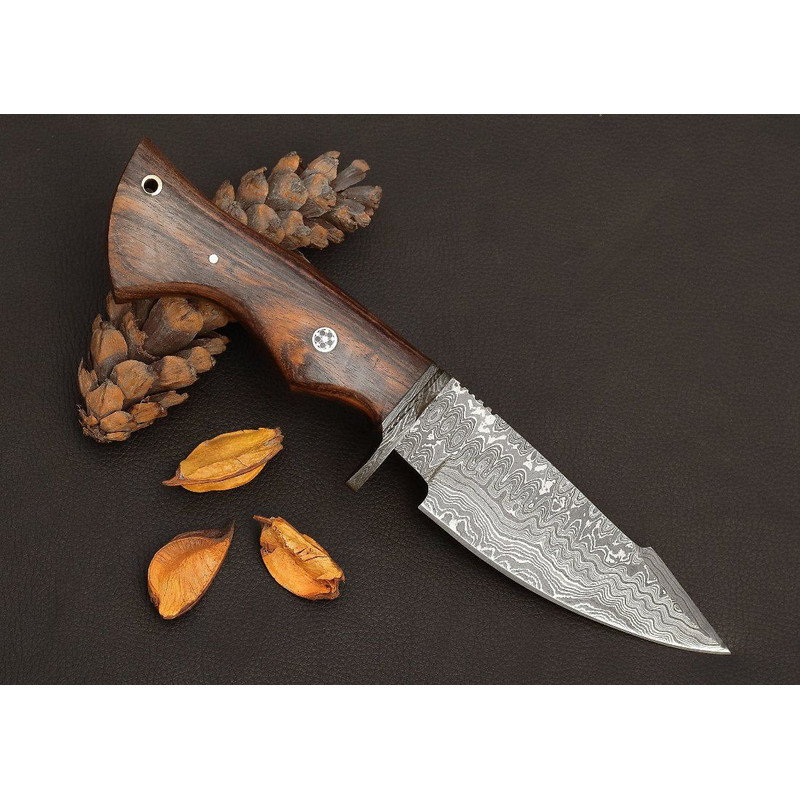 Ironwood Hunter Knife 1