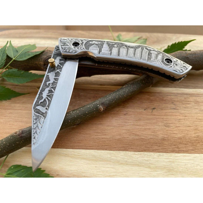Silver Hunt Pocket Knife 0